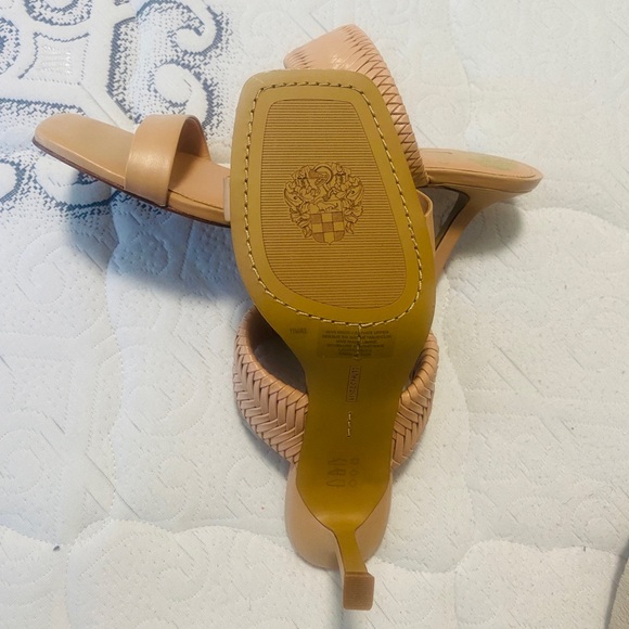 Vince Camuto Bofirrd womens Heeled Sandal - Picture 3 of 3